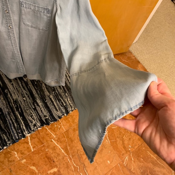 2/$20!!!!  Small button down flare sleeve Two by Vince Camuto - Picture 3 of 4